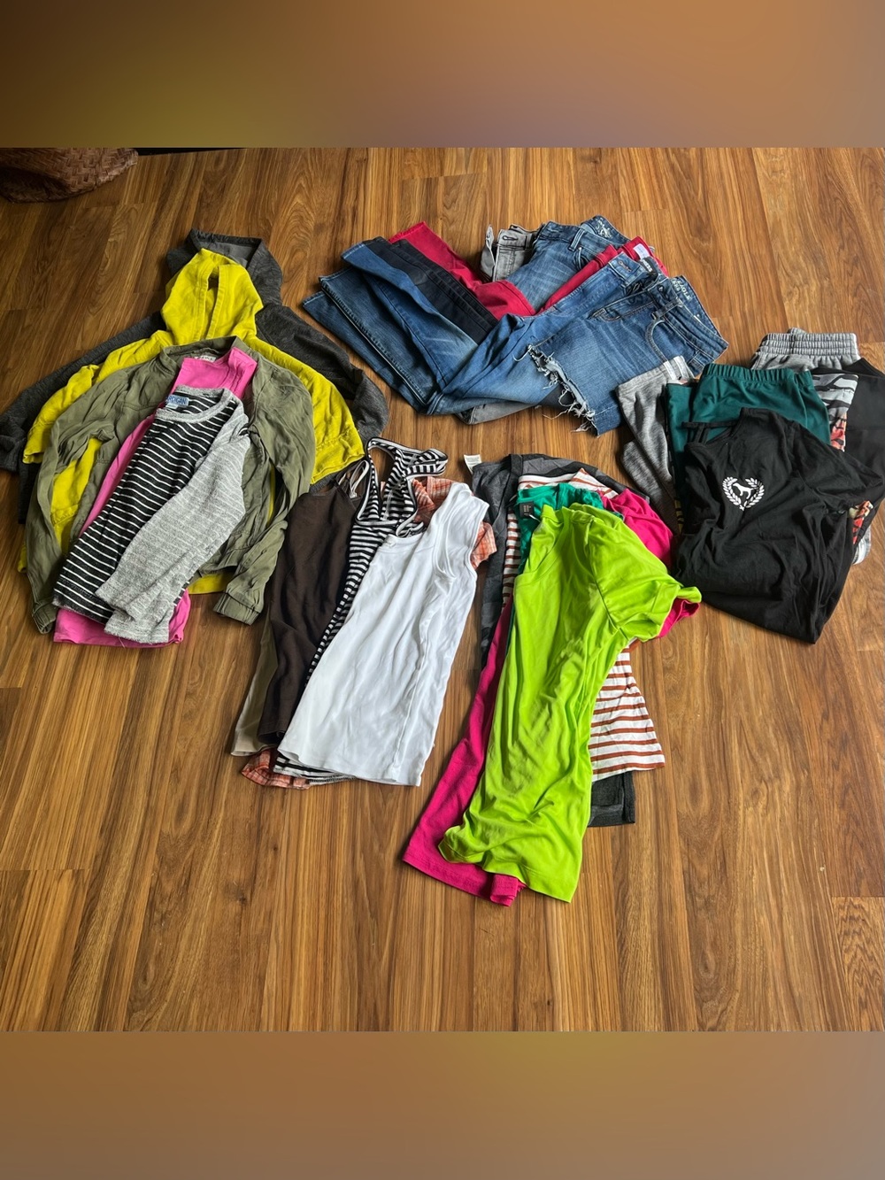 Women’s 25 PC Size Small Bundle